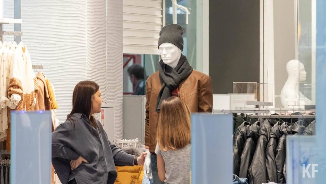 После «Черных пятниц» и других ноябрьских акций обороты на маркетплейсах выросли на 26%. В интернет-магазинах увеличение произошло на 21%. Обсудили с экспертами