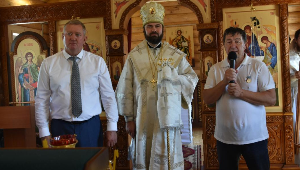 Идея создания храма принадлежит народному артисту республики Виталию Агапову.