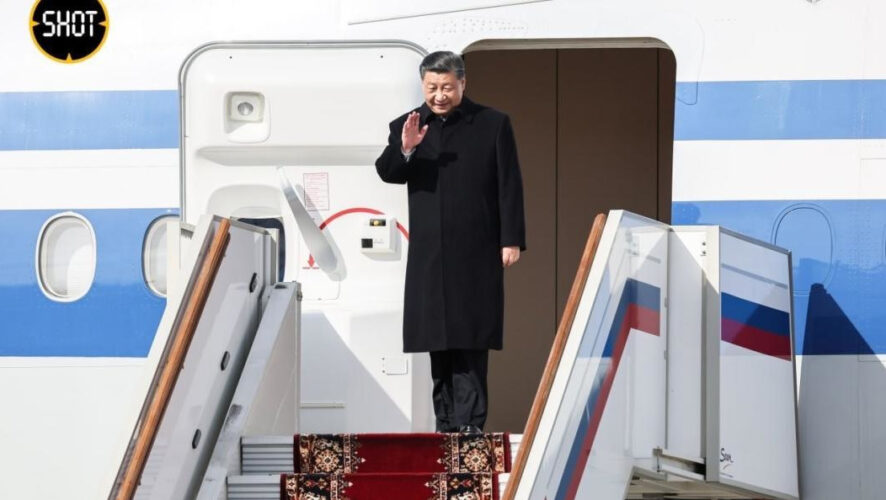 Китайский лидер пробудет в стране до 22 марта.