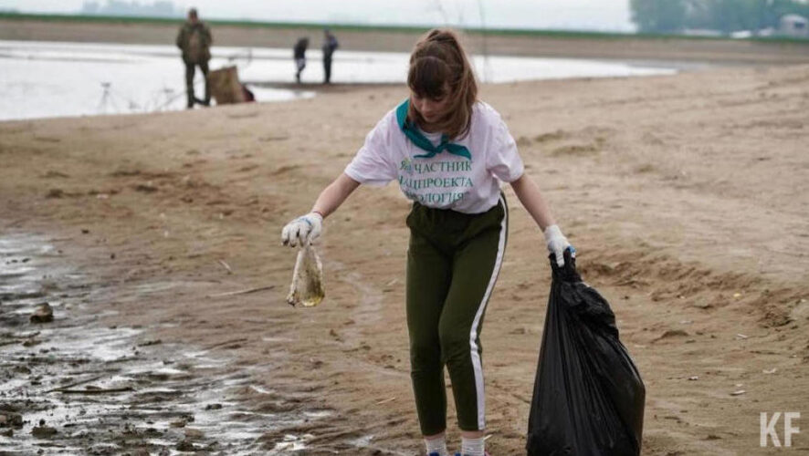 Перчатки и мешки будут выдаваться на месте.