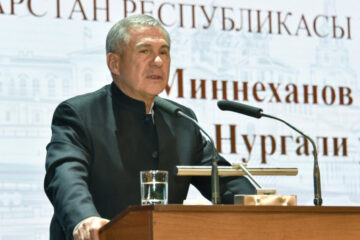 Президент выступил на X Всероссийском сходе предпринимателей татарских сел.