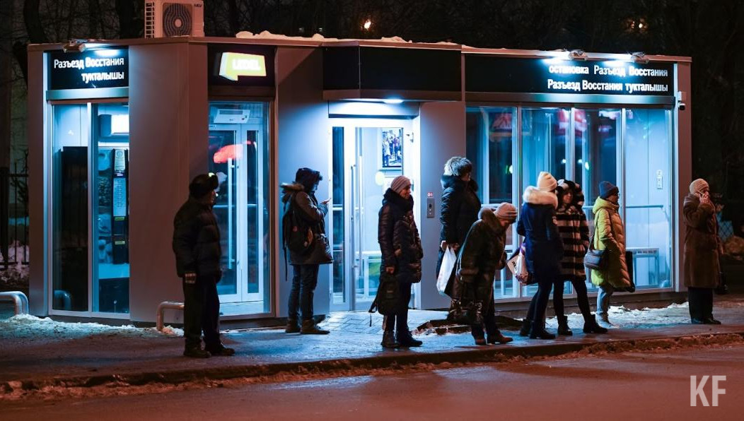 В 2021 году исполком Казани утвердил схему размещения 200 рекламных панелей на готовых муниципальных остановках.