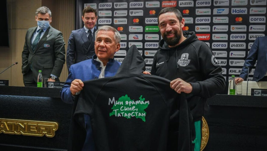 Президент Республики Татарстан провёл встречу с командой «Ак Барс» перед началом плей-офф.