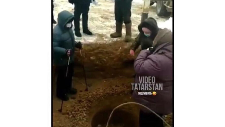 Ведомство прокомментировало протест людей против строительства.