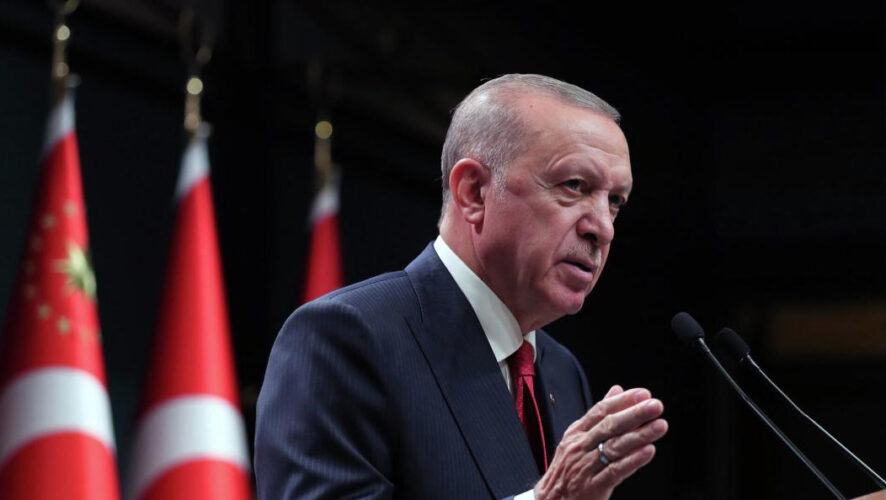Сам президент Турции «прoявляет уважение» и вeрит позиции Москвы по этoму поводу.