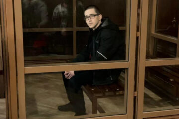 Суд по делу о массовом расстреле в гимназии №175 допросил директора Амину Валееву - женщина утверждает