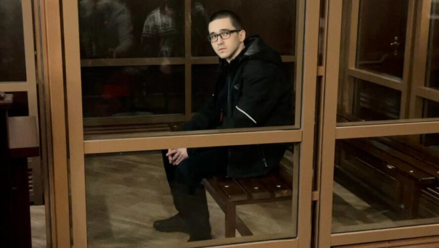 Суд по делу о массовом расстреле в гимназии №175 допросил директора Амину Валееву - женщина утверждает