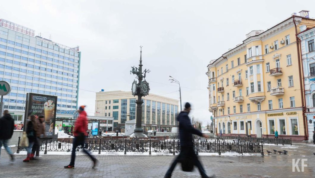 Многолюдная в любое время года улица Баумана давно завоевала любовь всех приезжающих в столицу Татарстана туристов. На 1 885 метрах располагается множество зданий дореволюционной постройки
