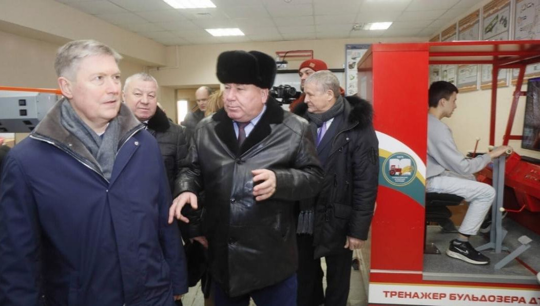 Первый вице-премьер РТ поучаствовал в заселении 24-квартирного дома для участников жилищных программ Госжилфонда.