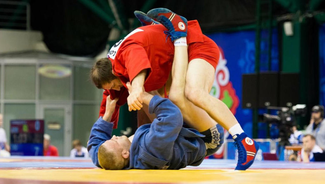 Россияне занимают первую строчку в общем медальном зачёте.