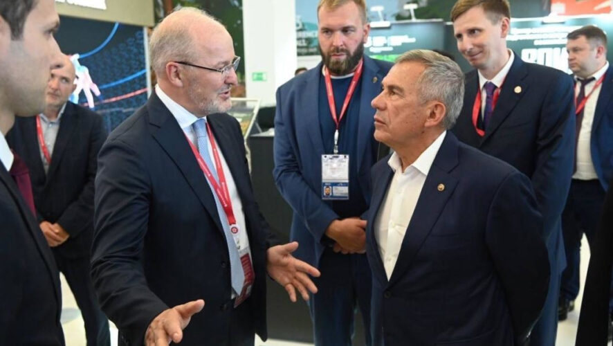 Соглашение с руководством китайской компании подписал основатель холдинга &laquo;Корпорация АЕОН&raquo;&nbsp;Роман Троценко.