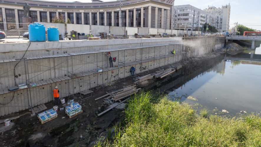 Специалисты МУП «Городское благоустройство» уже восстановили ее 81 метр.