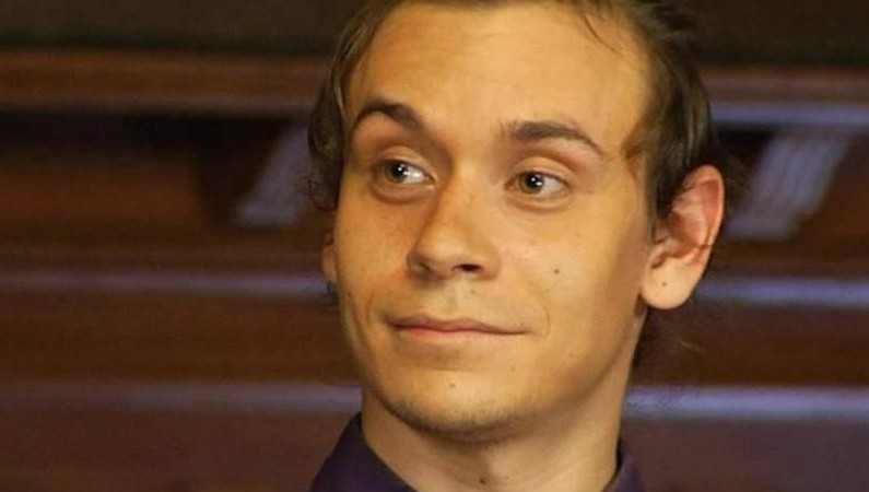 В Санкт-Петербурге на один месяц арестовали участника «Битвы экстрасенсов» Арсения Караджев