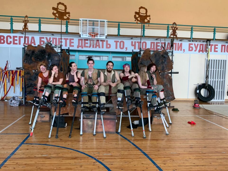 чем провинциальные города лучше столицы и насколько сложно создать труппу будучи нефтяниками.