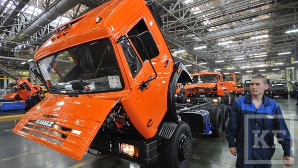 За прошедший май в России продано 1 080 грузовиков «Камаз» – по сравнению с маем 2014 года продажи упали более чем на 50%. Об этом сообщает
