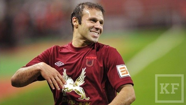 Капитан казанского «Рубина» Гекдениз Карадениз продлил контракт с клубом еще на один год.