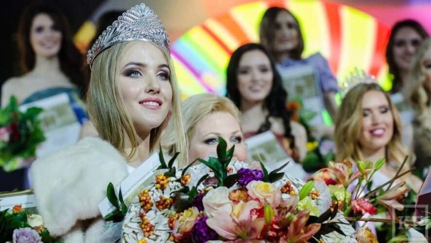В Казани вручили короны самым красивым девушкам города и республики