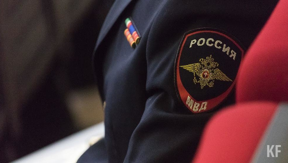 Решается вопрос о возбуждении уголовного дела.