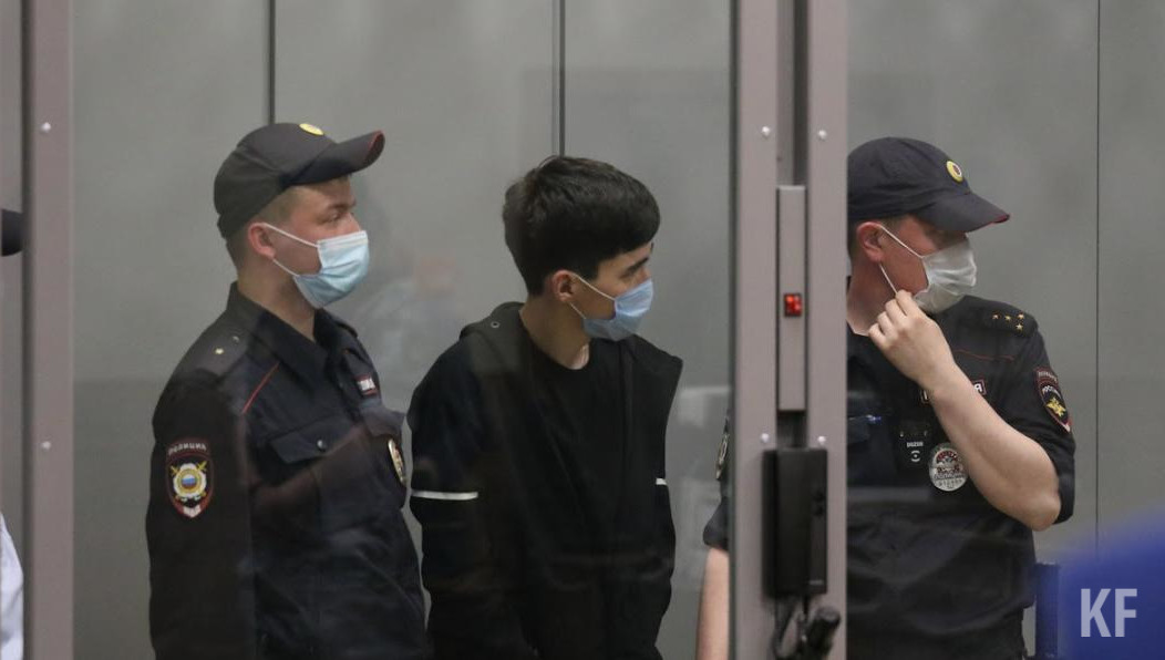 Женщина в момент трагедии находилась в соседнем кабинете от расстрелянного 8А: она успела закрыть кабинет и никто из ее класса не пострадал