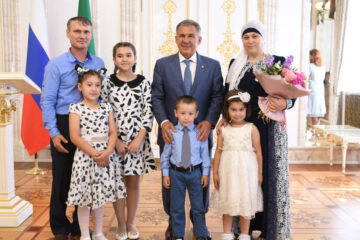 Семьи с тремя и более детьми в Татарстане получат дополнительные льготы.
