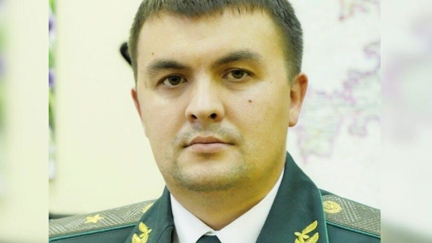 Чиновник отправляется на повышение.