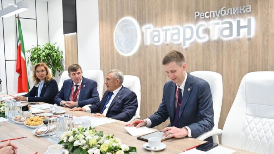 Татарстанский президент отметил продуктивное деловое сотрудничество между республиками.