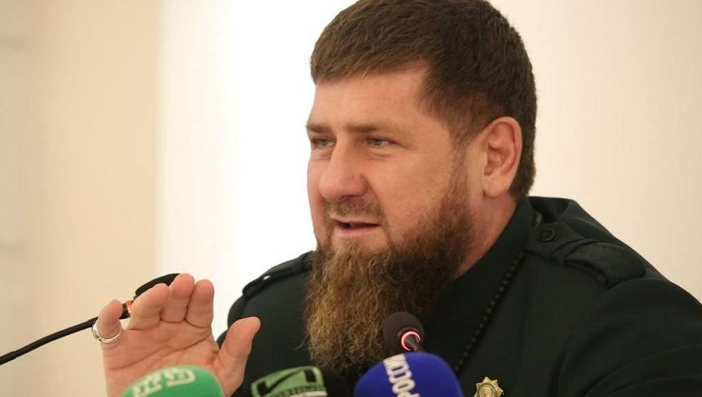 Он также сравнил происходящее в Казахстане со сценарием начала военных кампаний в Чечне.