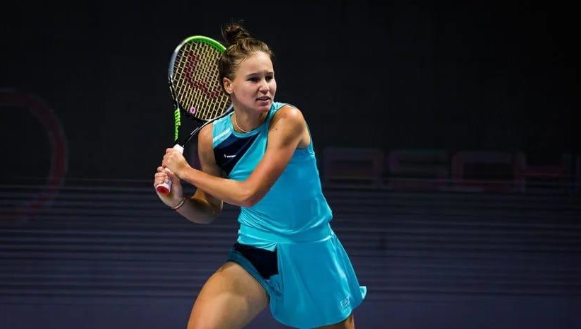 Российская теннисистка обыграла румынку Габриэлу Рузе.