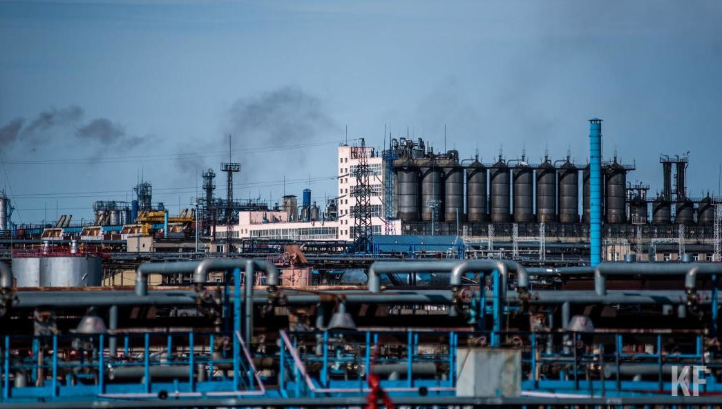 Он приурочен к 80-летию начала добычи нефти в регионе.