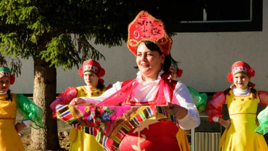 На ярмарке можно приобрести различные сельскохозяйственные продукты.