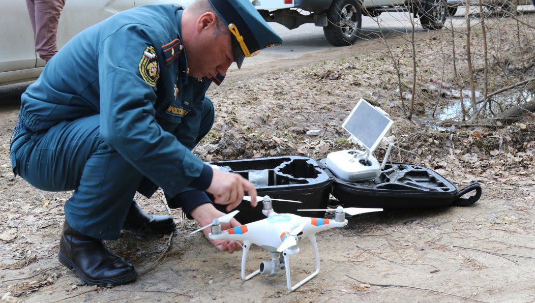Инспекторы Госпожнадзора используют дрон.