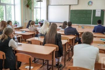 Для учащихся младших и средних классов ее стоимость не превысит 3000 рублей