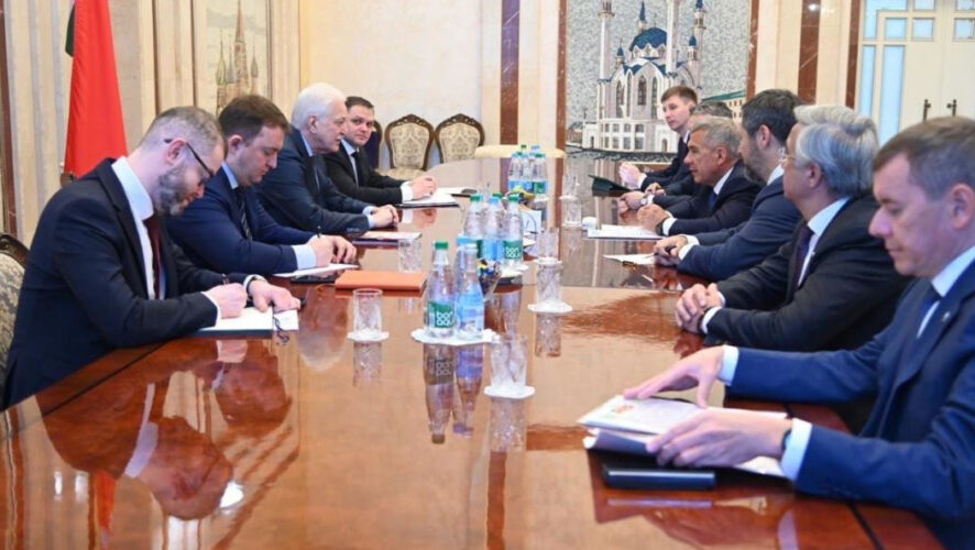 Раис республики встретился с чрезвычайным и полномочным послом России в Беларуси.
