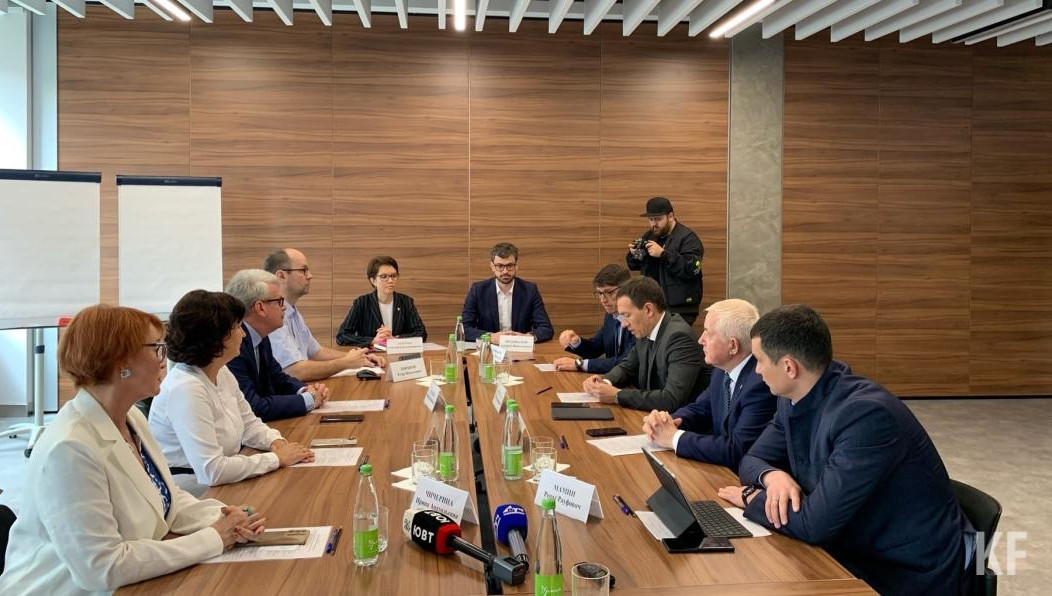 Предприятия обменялись опытом в организации социальной жизни людей.