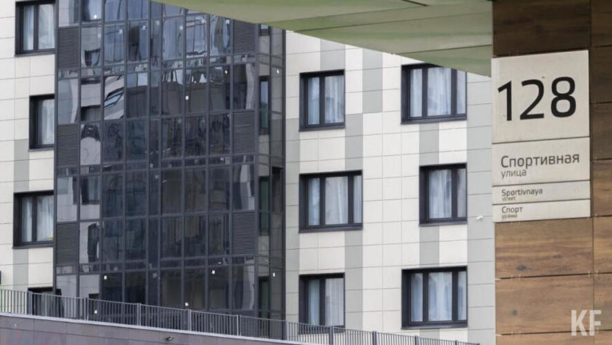 По прогнозам