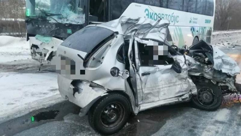 Автоинспекторы разбираются в обстоятельствах аварии.