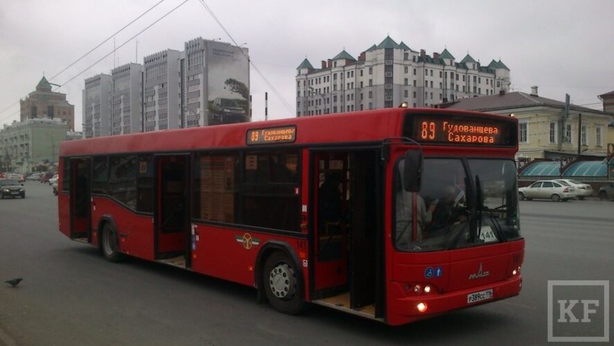 Водителей общественного транспорта в Казани за курение и разговор по телефону во время движения будут увольнять