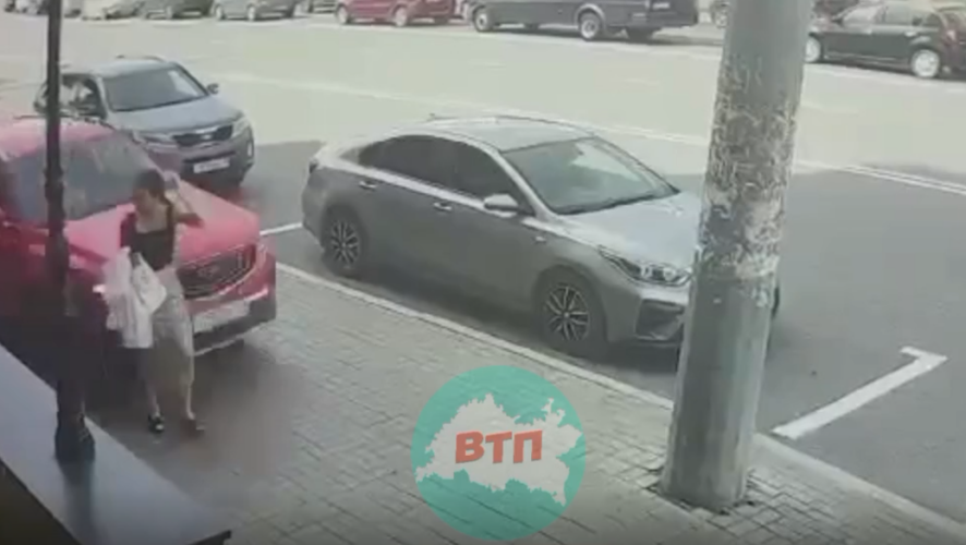 Пострадавшую госпитализировали в больницу с подозрением на сотрясение мозга.