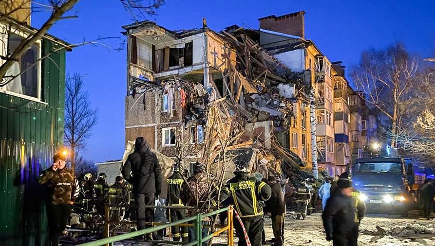 Разбор завалов продолжается.