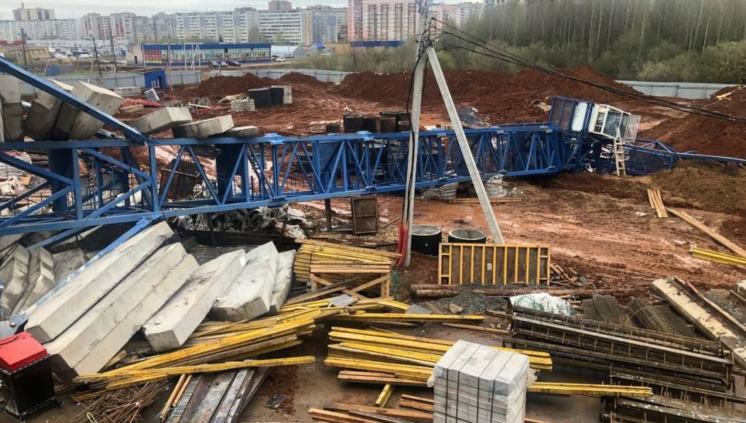 ЧП произошло на стройке школы на улице Воровского.