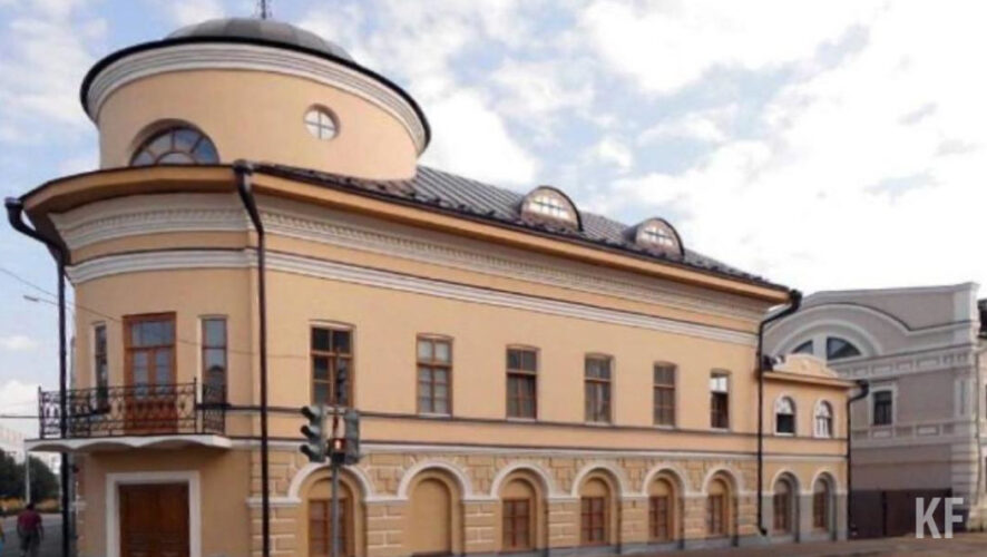 В ведомстве знают об обрушении фасада.