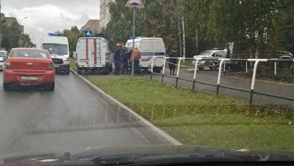 Губернатор Удмуртии Александр Бречалов выехал на место происшествия.