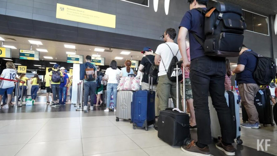 Чаще всего россияне отдают предпочтение Москве и Петербургу.