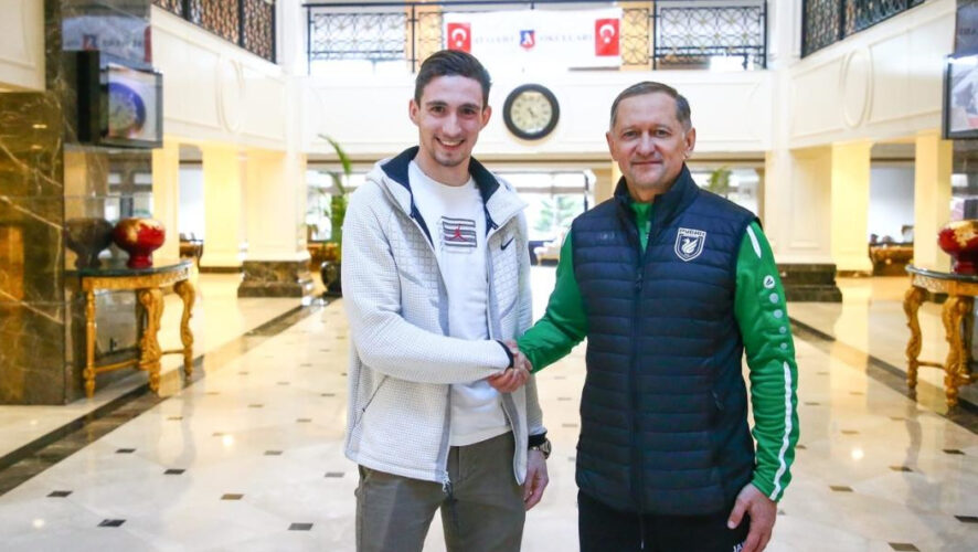 Футболист уже присоединился к команде на сборах в Турции.