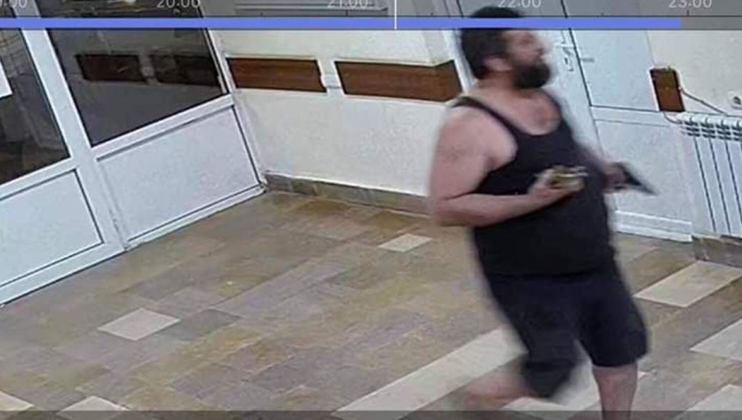 Операция по обезвреживанию преступника длилась более трёх часов.