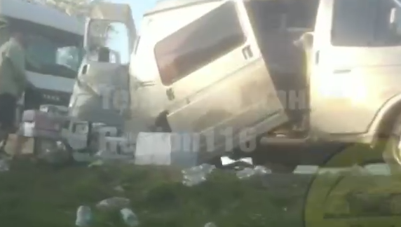 На въезде в город пробка длинною в 5-6 километров.