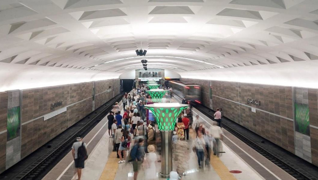 В течение дня на линии работали дополнительные поезда.