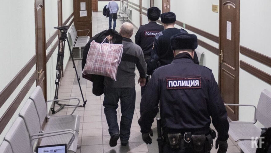 Каждый год в Челны из мест заключения пребывает 700-900 человек. И первое