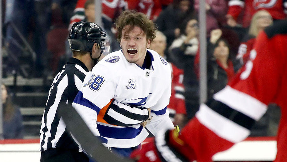 Хоккеист «Тампы-Бэй» ответил на критику после победы в Кубке Стенли.