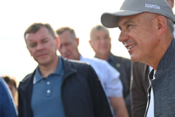 Глава Татарстана также ознакомился с ходом строительства станции водоподготовки.